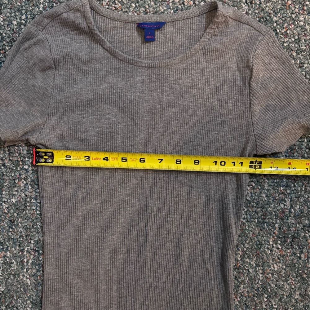 Aeropostale Gray Ribbed Short Sleeve Tee - Picture 4 of 4